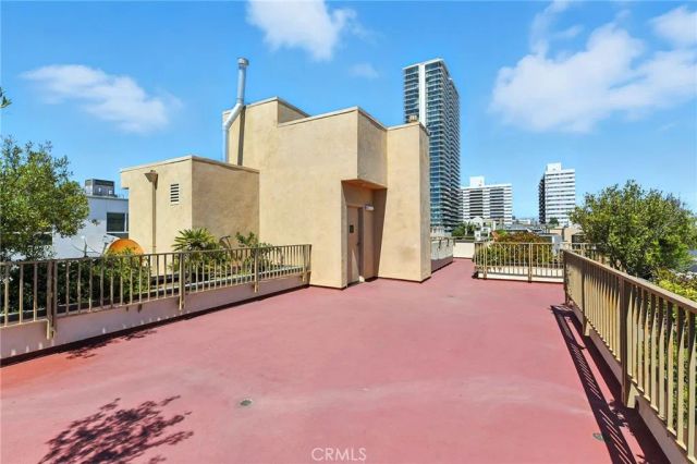 1241 S Westgate Avenue 202, Los Angeles, CA 90025