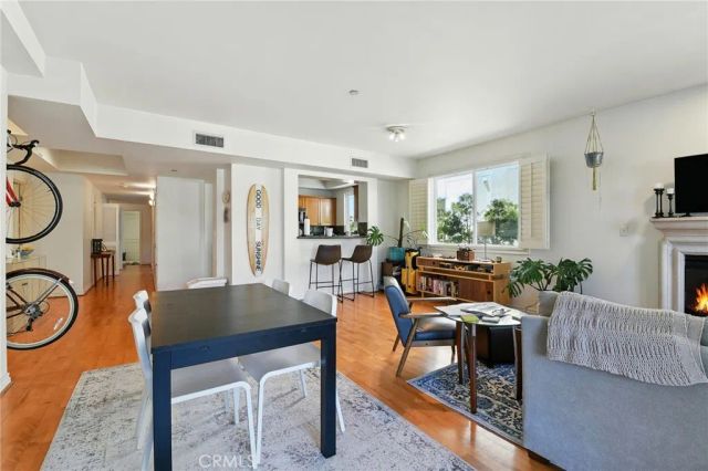 1241 S Westgate Avenue 202, Los Angeles, CA 90025