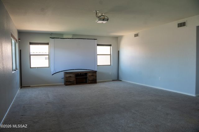 7580 S Climbing Ivy Drive, Tucson, AZ 85757