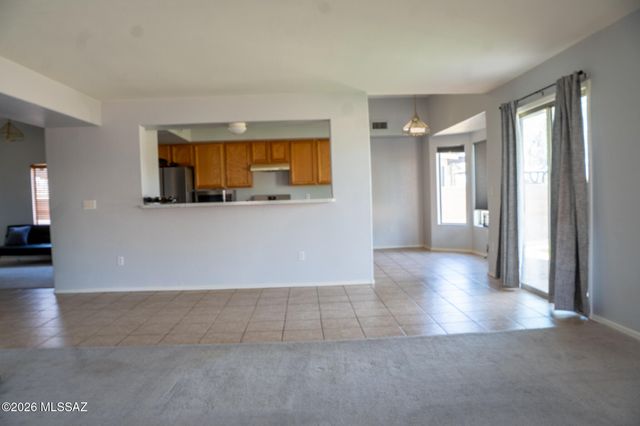 7580 S Climbing Ivy Drive, Tucson, AZ 85757
