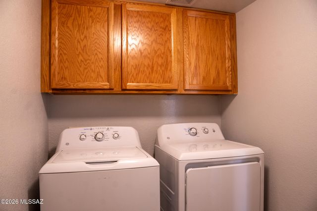 7580 S Climbing Ivy Drive, Tucson, AZ 85757