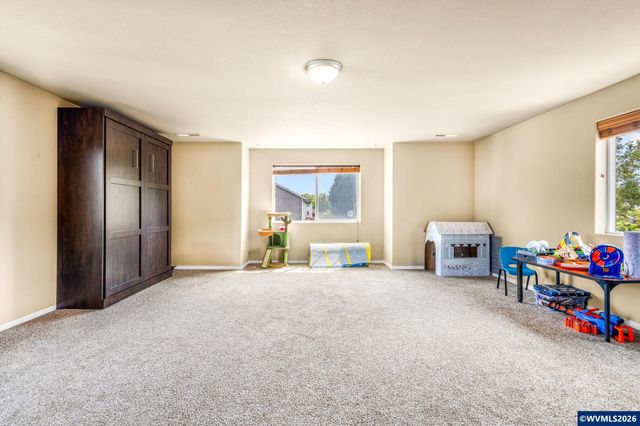 226 Breezy Wy NE, Albany, OR 97322