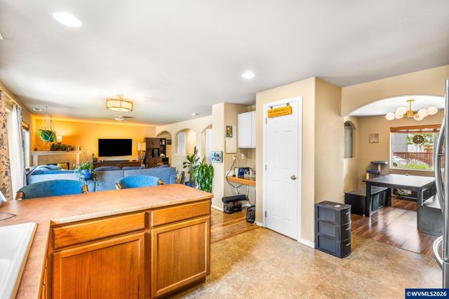 226 Breezy Wy NE, Albany, OR 97322