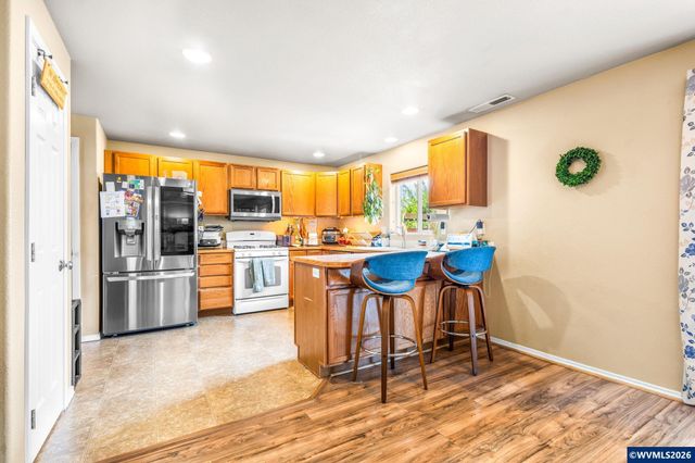 226 Breezy Wy NE, Albany, OR 97322
