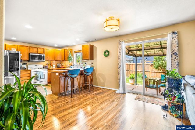 226 Breezy Wy NE, Albany, OR 97322