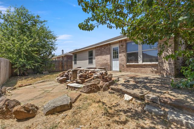 5540 Camarillo Drive, Fort Worth, TX 76244