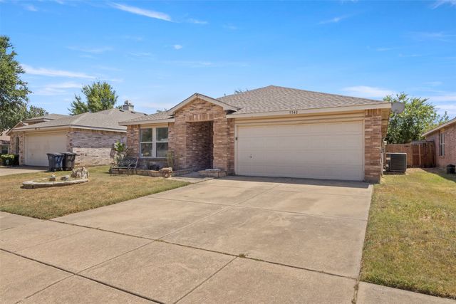 5540 Camarillo Drive, Fort Worth, TX 76244
