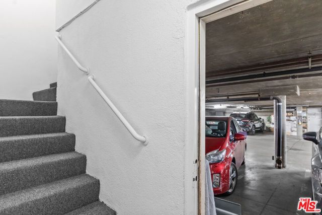 1828 Barry Avenue 4, Los Angeles, CA 90025