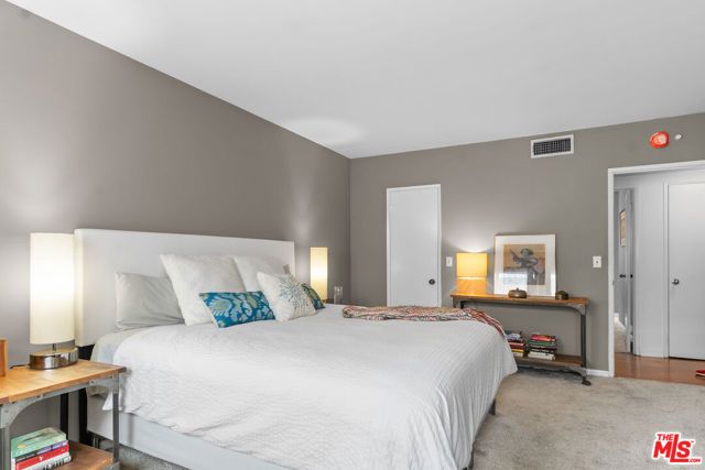 1828 Barry Avenue 4, Los Angeles, CA 90025