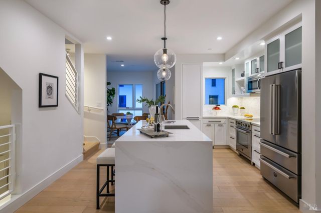 1092 Foster Rd, Napa, CA 94558