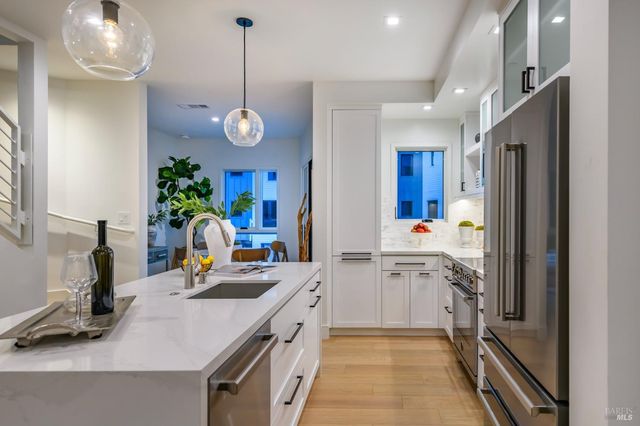 1092 Foster Rd, Napa, CA 94558