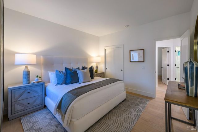 1092 Foster Rd, Napa, CA 94558