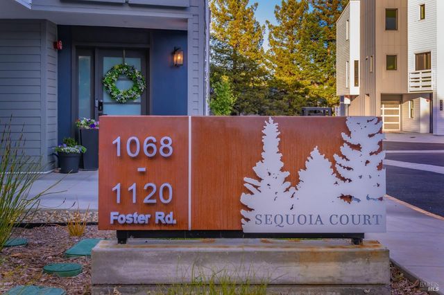 1092 Foster Rd, Napa, CA 94558