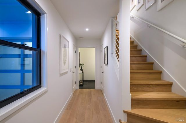 1092 Foster Rd, Napa, CA 94558