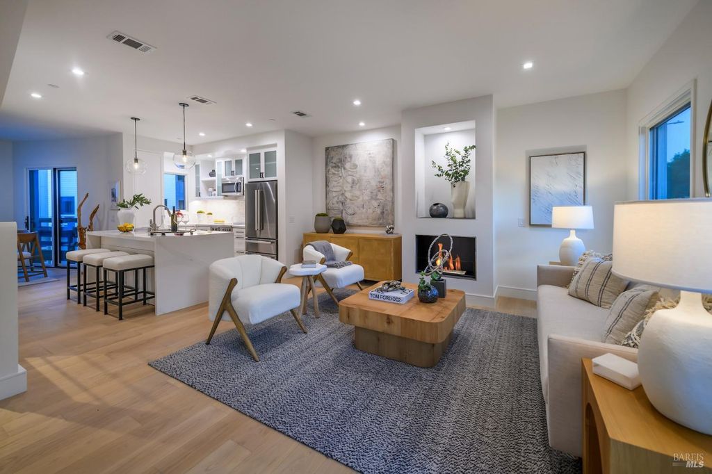 1092 Foster Rd, Napa, CA 94558