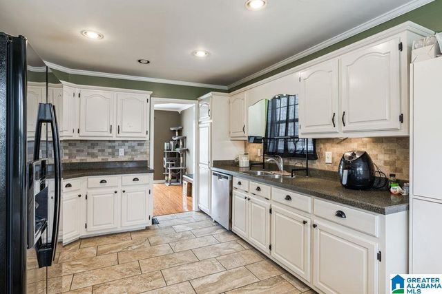 101 FOREST HILLS TERRACE, Alabaster, AL 35007