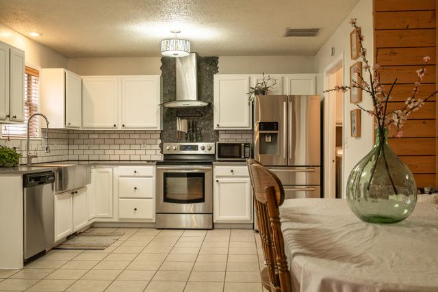 4017 W Tracy Street, Springfield, MO 65807