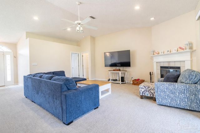 1412 Castnet Dr, Navarre, FL 32566