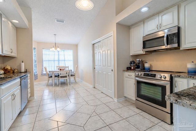 1412 Castnet Dr, Navarre, FL 32566