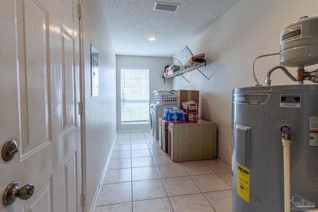 1412 Castnet Dr, Navarre, FL 32566