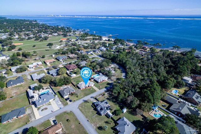 1412 Castnet Dr, Navarre, FL 32566