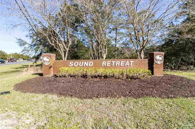 1412 Castnet Dr, Navarre, FL 32566