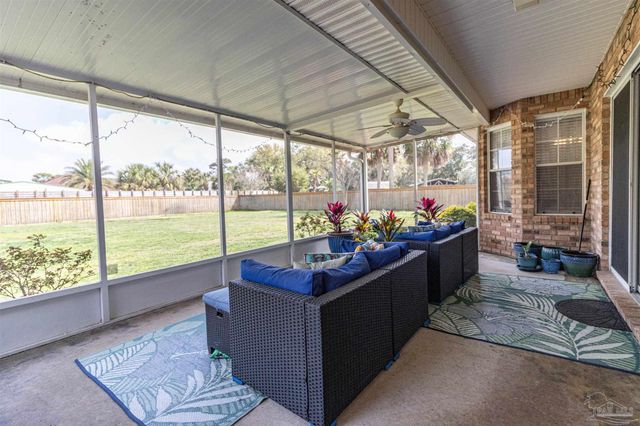 1412 Castnet Dr, Navarre, FL 32566