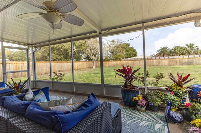 1412 Castnet Dr, Navarre, FL 32566