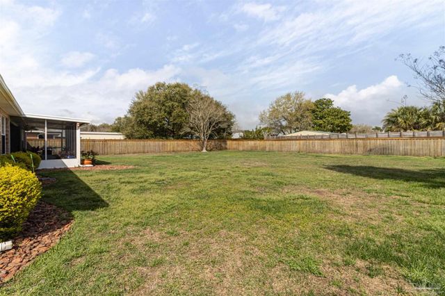 1412 Castnet Dr, Navarre, FL 32566