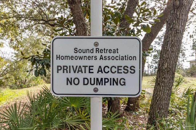 1412 Castnet Dr, Navarre, FL 32566