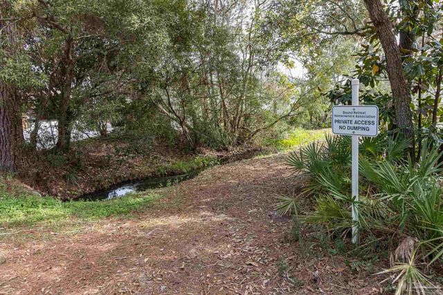 1412 Castnet Dr, Navarre, FL 32566