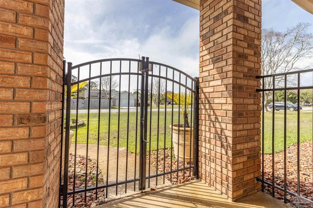 1412 Castnet Dr, Navarre, FL 32566