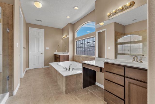 1108 Threadgrass Road NE, Rio Rancho, NM 87144