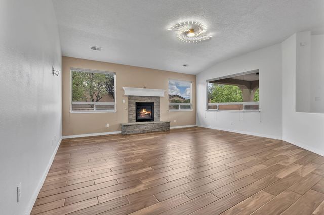 1108 Threadgrass Road NE, Rio Rancho, NM 87144