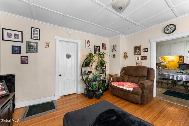 50 6th Avenue, Gloversville, NY 12078