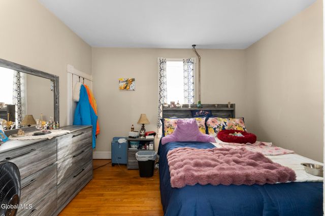 50 6th Avenue, Gloversville, NY 12078