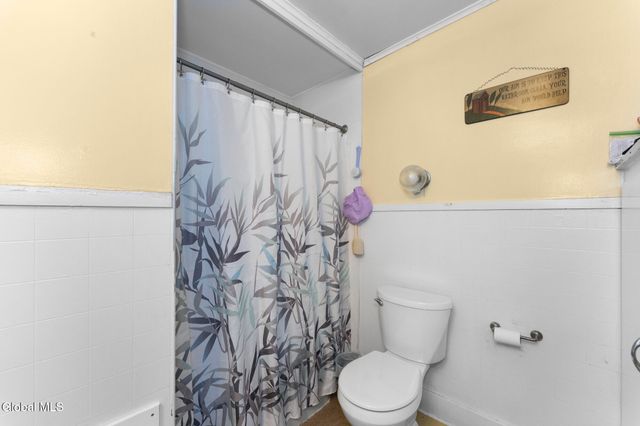 50 6th Avenue, Gloversville, NY 12078