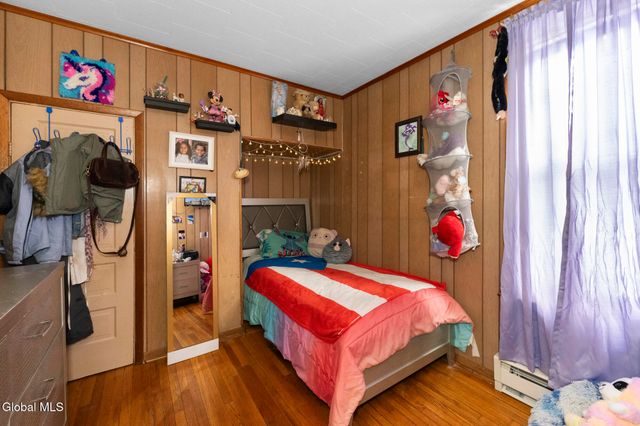 50 6th Avenue, Gloversville, NY 12078