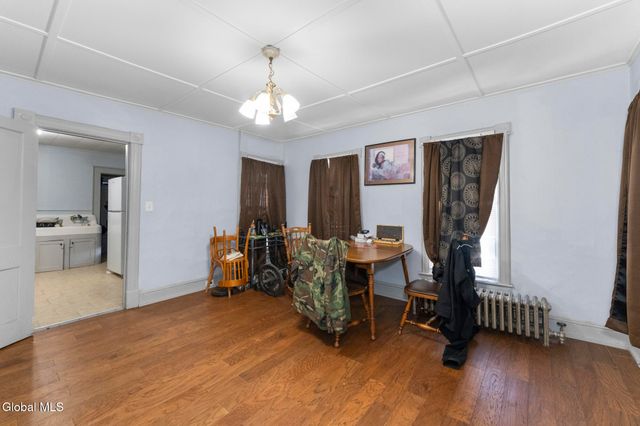 50 6th Avenue, Gloversville, NY 12078