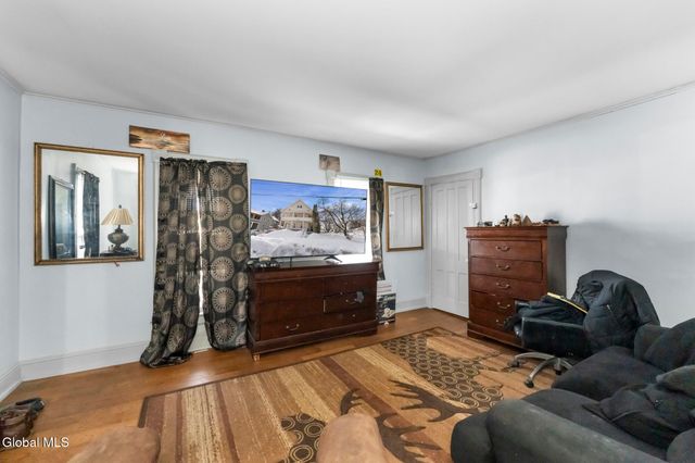 50 6th Avenue, Gloversville, NY 12078