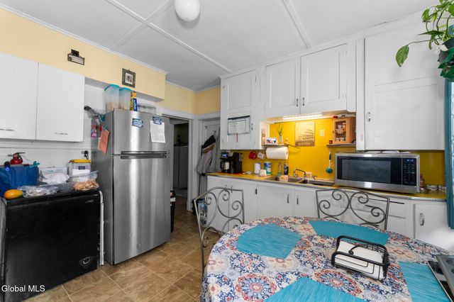 50 6th Avenue, Gloversville, NY 12078