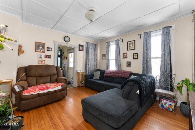 50 6th Avenue, Gloversville, NY 12078