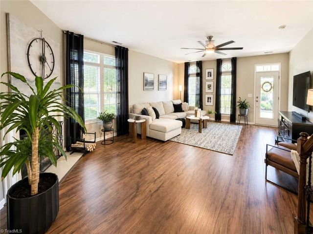 256 Brooks Landing Drive, Winston-salem, NC 27106