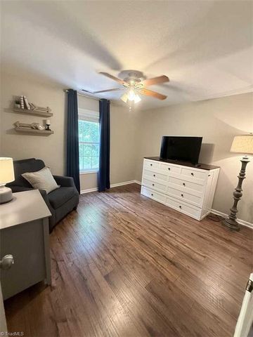 256 Brooks Landing Drive, Winston-salem, NC 27106