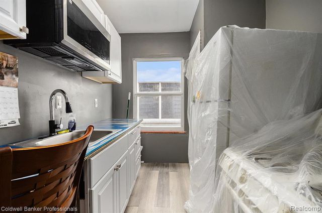 18037 Russell Street, Detroit, MI 48203