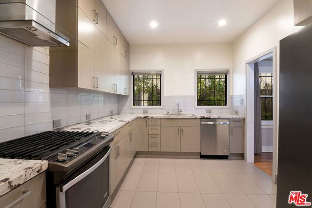 126 N Sycamore Avenue, Los Angeles, CA 90036