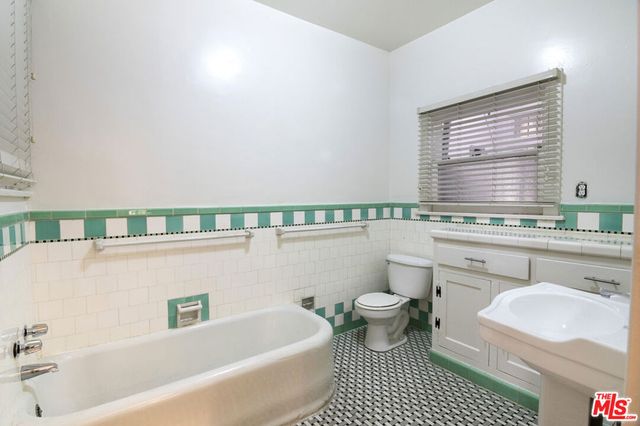 126 N Sycamore Avenue, Los Angeles, CA 90036