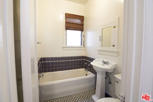 126 N Sycamore Avenue, Los Angeles, CA 90036