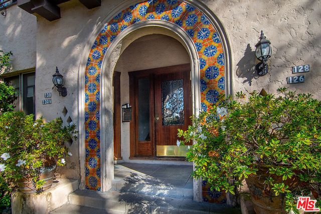 126 N Sycamore Avenue, Los Angeles, CA 90036