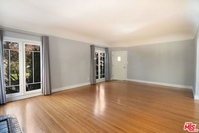 126 N Sycamore Avenue, Los Angeles, CA 90036